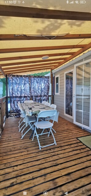 Outdoor dining - Mobil-home Stefie Carabasse (Vias)