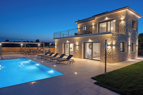 Brand New: Kefalonia Stone Villas - Villa Trapezaki Tranquility
