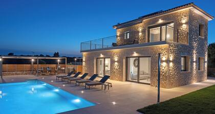 Brand New: Kefalonia Stone Villas - Villa Trapezaki Tranquility