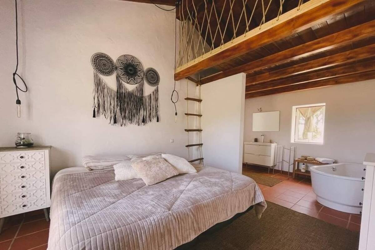 Luxury Room, Mountain View | 1 bilik tidur, ruang kerja komputer riba, Wi-fi percuma