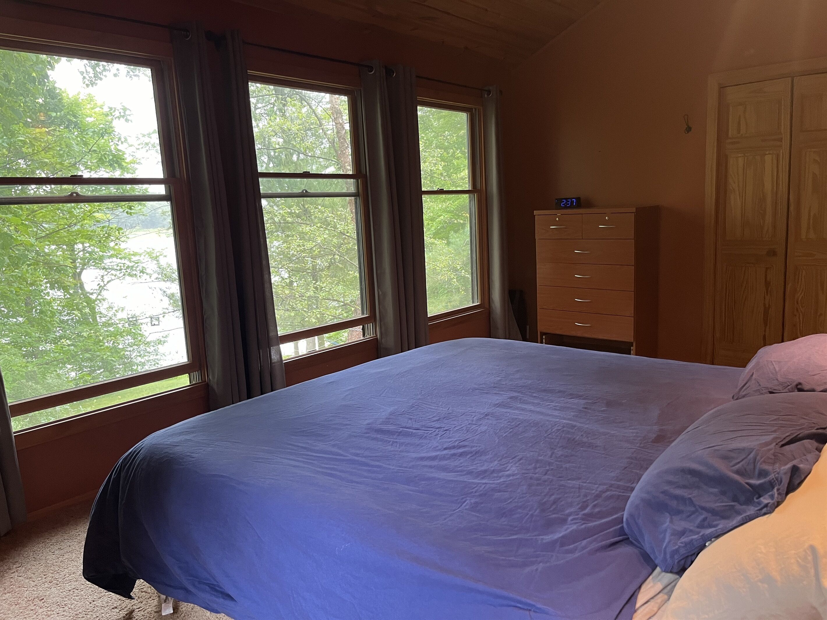 5 bedrooms, desk, free WiFi, bed sheets