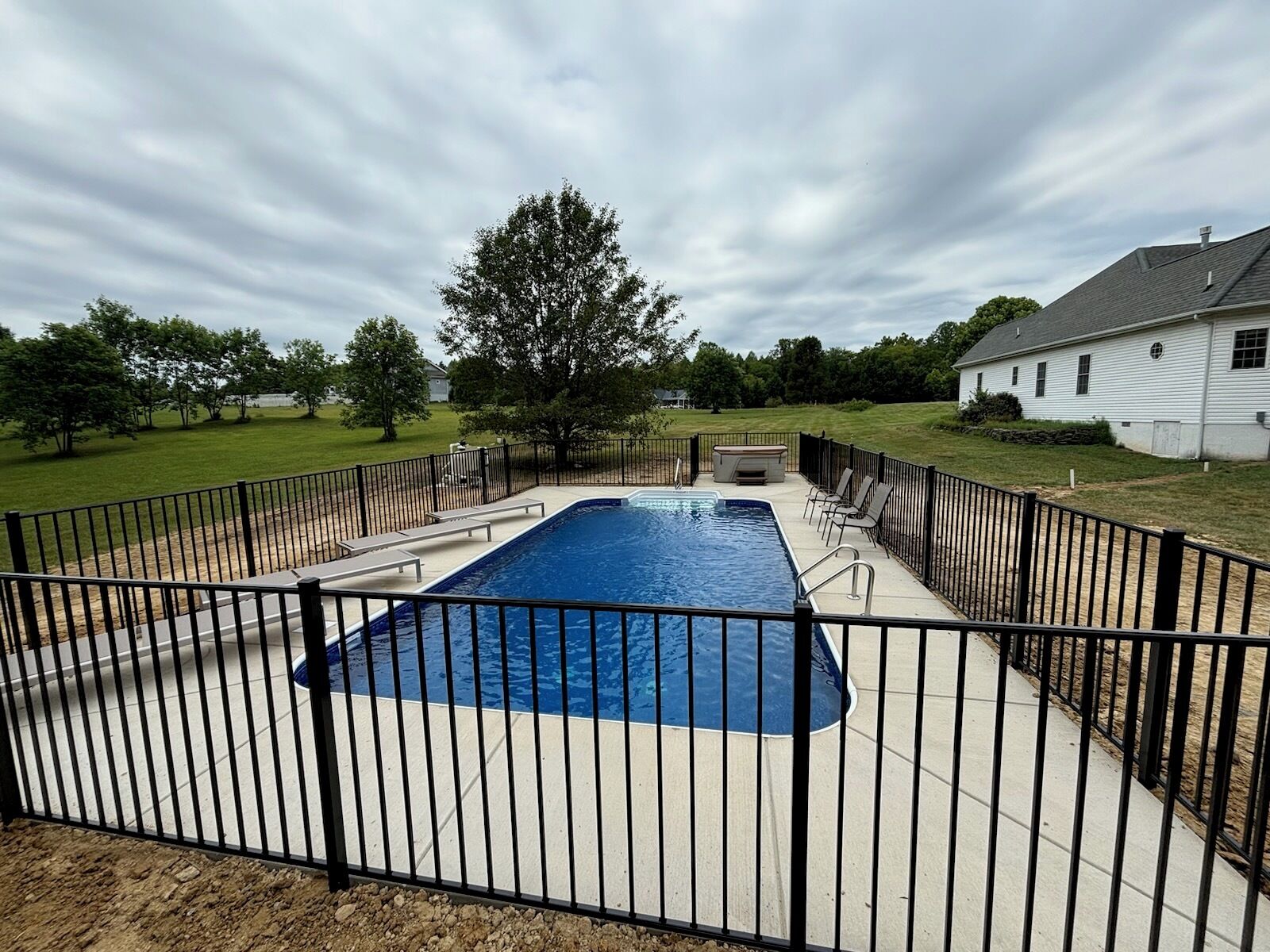 Peaceful, lakeside retreat-private pool, hot tub, private dock, boatslip & more!