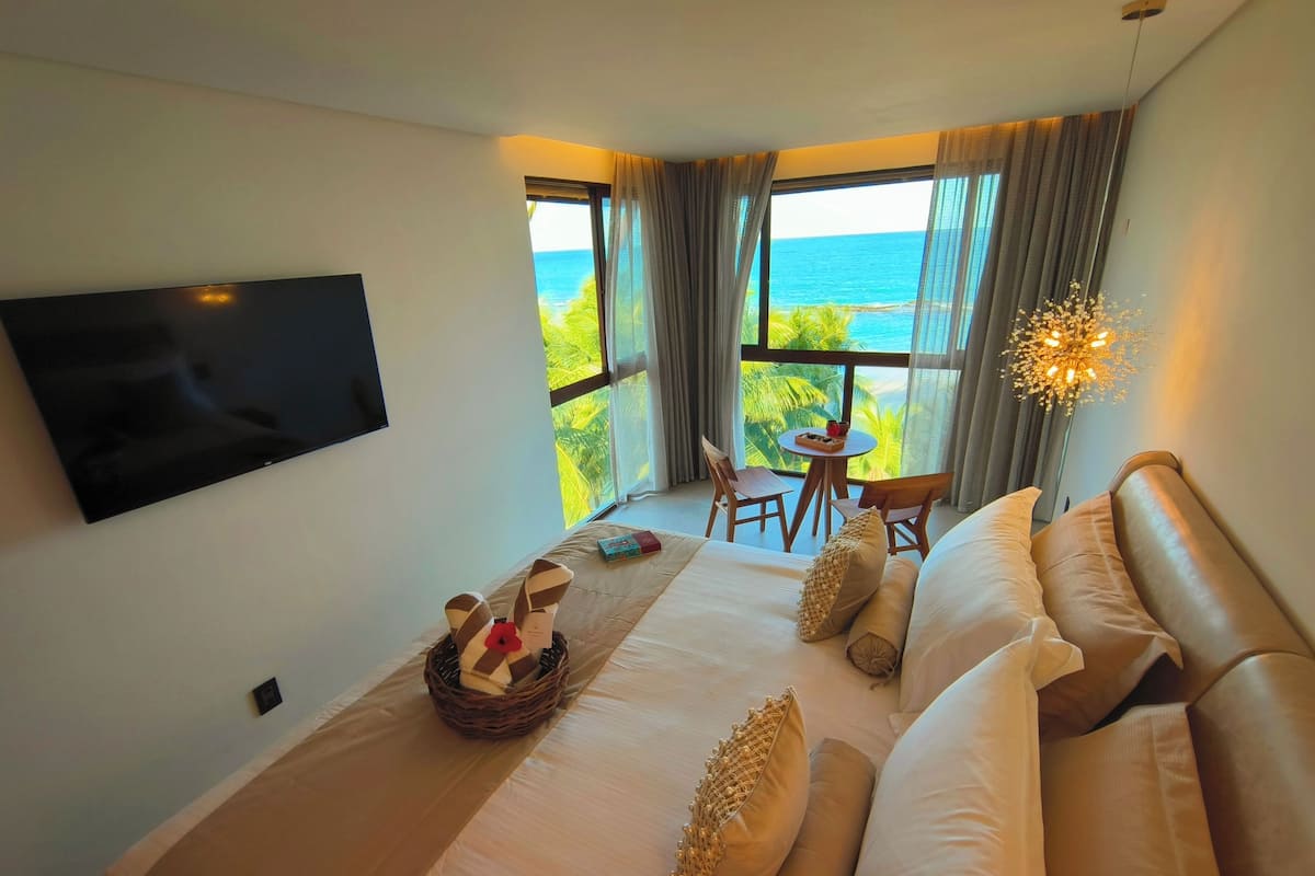 Deluxe Double Room, Sea View | In-room safe, individually decorated, individually furnished