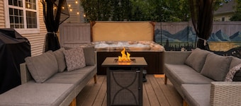 Nordic Spa Escape - Hot Tub - Fire Table - BBQ - Barrel Sauna