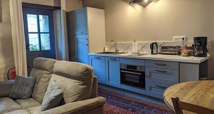 Cozy, d'une chambre, jardin clÎturée, piscine communale, couples