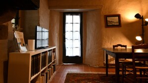 Unclassified image, 3 of 15, button - Ground level two-bedroom gîte with gated yard. Ideal for young families. (SOYAUX)