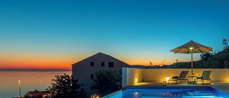 Outdoor pool, a heated pool