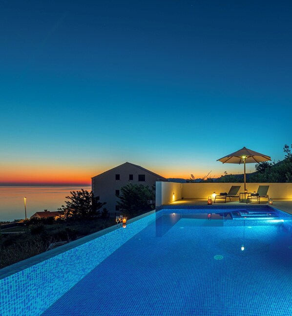 Outdoor pool, a heated pool