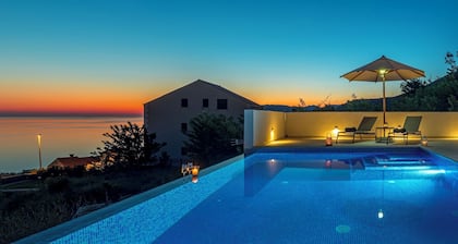 Exclusive Villa Belenum with breakfast, gym, sauna, sea views
