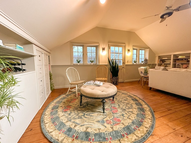 Winery & Vineyard Loft With 1000+ Acres Of Hiking. Farm With Goats & Horses - Plumpton Park Zoo, Rising Sun