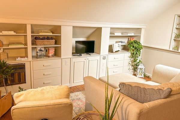 Una Smart TV, libros