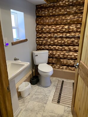 Hair dryer, towels - Bunker Lodge Apartment-HCRL (Matanuska-Susitna)