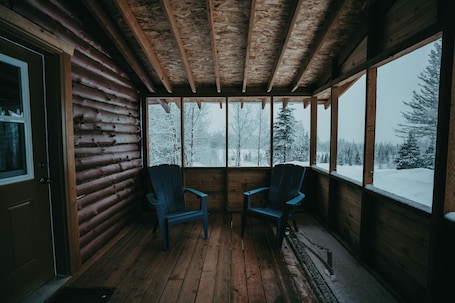 Property grounds. Denali View Cabin-HCRL