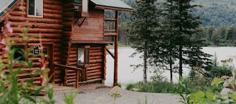 Entire Property Historic Chulitna River Lodge