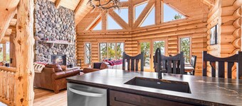 Gorgeous custom built log home on Lake Superior
