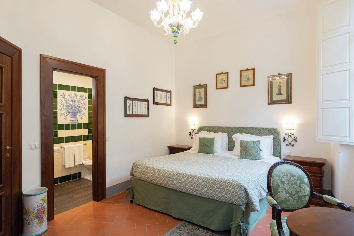 Family Suite | Hypo-allergenic bedding, in-room safe, desk, laptop workspace