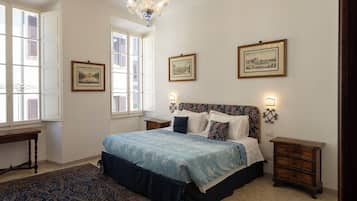 Double Room | Hypo-allergenic bedding, in-room safe, desk, laptop workspace