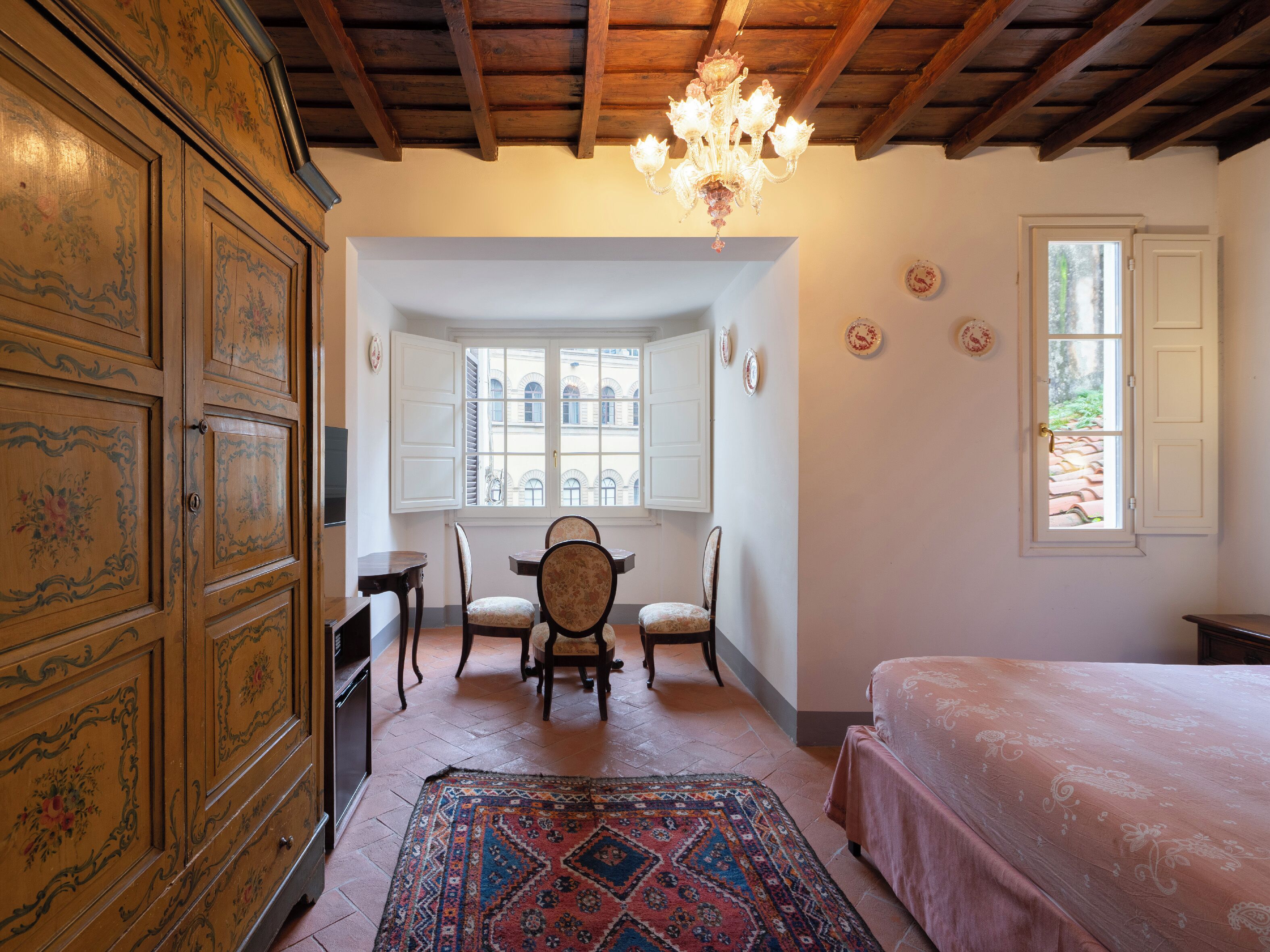 Deluxe Double Room | Hypo-allergenic bedding, in-room safe, desk, laptop workspace