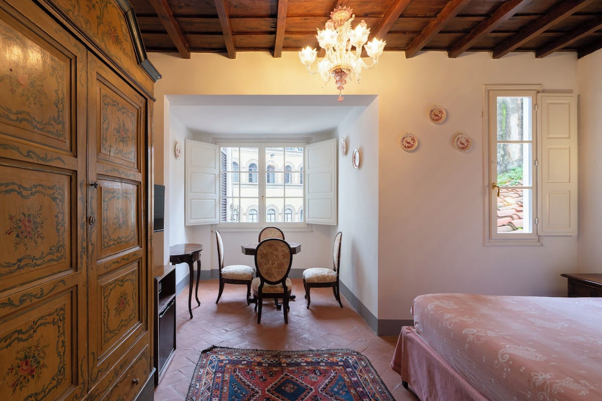 Deluxe Double Room | Hypo-allergenic bedding, in-room safe, desk, laptop workspace