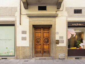 Exterior detail - Borgia di Firenze (Florence)