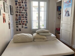 2 chambres, fer et planche à repasser, Wi-Fi, draps fournis