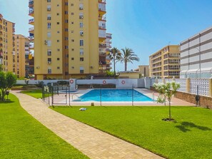 Pool - Cubo's Apartamento Sol y Arena Playamar / close to beach / air conditioning / free wifi (Torremolinos)