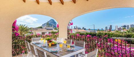 Villa (5 Bedrooms) | Exterior