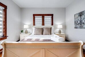 4 bedrooms, desk, iron/ironing board, free WiFi