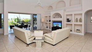 Télévision, chaîne hi-fi