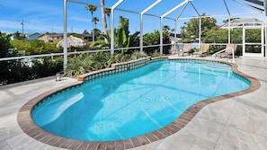 Outdoor pool, a heated pool - Camille with Boat, MUST SEE, modern furniture,Pool (Cape Coral)