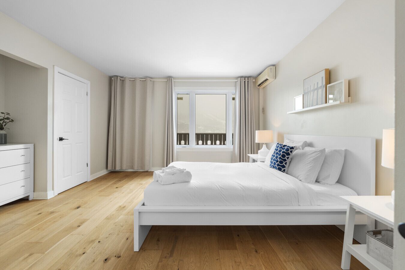 2 bedrooms, desk, iron/ironing board, free WiFi