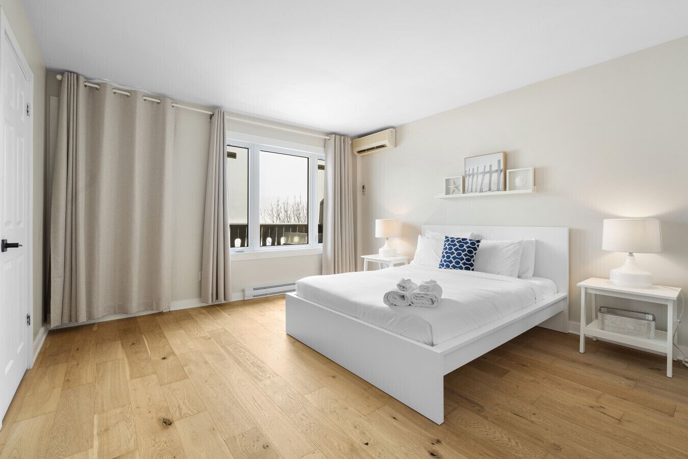 2 bedrooms, desk, iron/ironing board, free WiFi