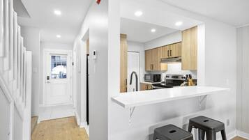 Oven, stovetop, dishwasher, coffee/tea maker