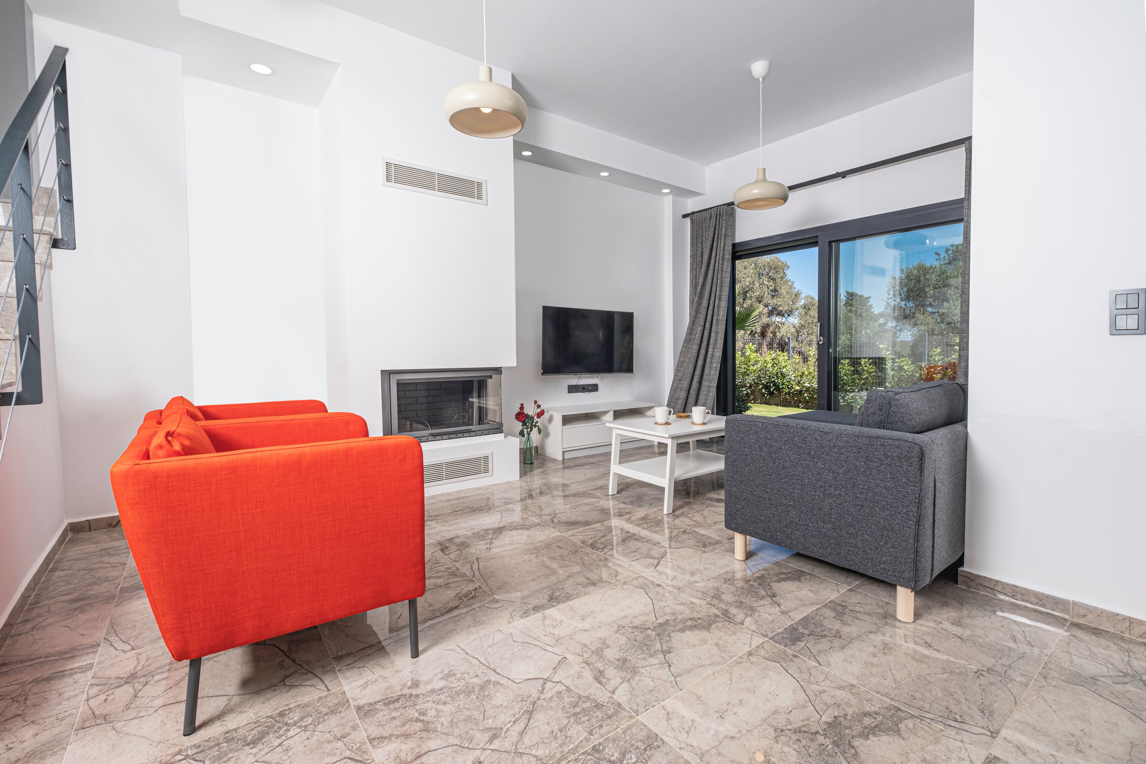 Een 42-inch smart-tv met kabelzenders