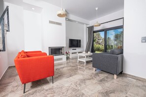 42–tuumainen äly-TV, jossa kaapelikanavat