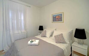 1 bedroom, free WiFi, bed sheets