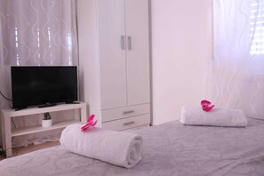 1 soverom, wi-fi (inkludert) og sengetøy