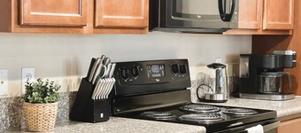 Relaxing 2-br Apt With Pool Hot Tub Gym