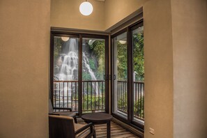 Suite Premium, 1 très grand lit et 1 canapé-lit, salle de bains privée