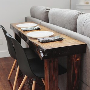 Dining - Wind Rose 28 · Tour Trails & Wineries Near Prince Edward County (Belleville)