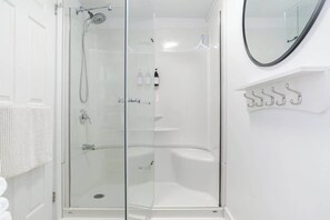 Shower - Work, Rest, Visit & Explore | Cozy Downtown Studio (Belleville)