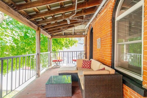 Wind Rose 30 · Work & Stay Near Dining, Trails, & Downtown Charm