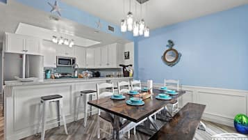 Leilighet | Eget kjøkken | Kjøleskap, mikrobølgeovn, ovn og kokeplater