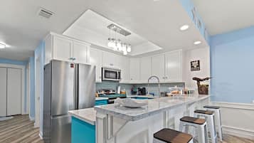 Leilighet | Eget kjøkken | Kjøleskap, mikrobølgeovn, ovn og kokeplater