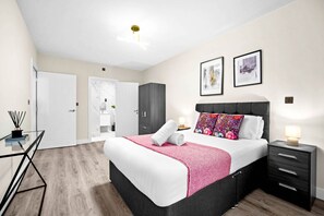 2 soverom, strykejern/-brett, wi-fi (inkludert) og sengetøy