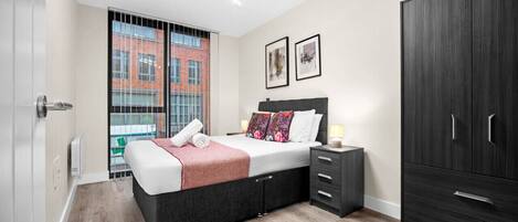 2 bedrooms, iron/ironing board, free WiFi, bed sheets