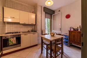 Fridge, oven, stovetop, coffee/tea maker - Very nice Apt Padua Centre (Padova)