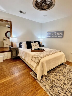 3 habitaciones, tabla de planchar con plancha, wifi y ropa de cama 