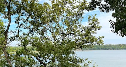 Waterfront Home on the Lake ~ Water, Winstar Casino & Wine
