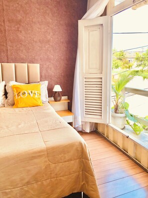 2 chambres, fer et planche à repasser, Wi-Fi gratuit, draps fournis